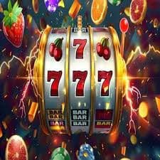 Tampilan gameplay Tembak Ikan AWA72 dengan berbagai jenis ikan dan senjata pilihan